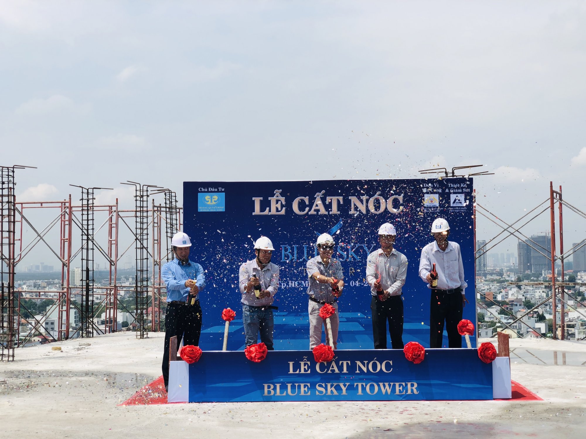 CHÍNH THỨC CẤT NÓC, HOÀN THÀNH TOÀN BỘ PHẦN THÔ DỰ ÁN BLUE SKY TOWER