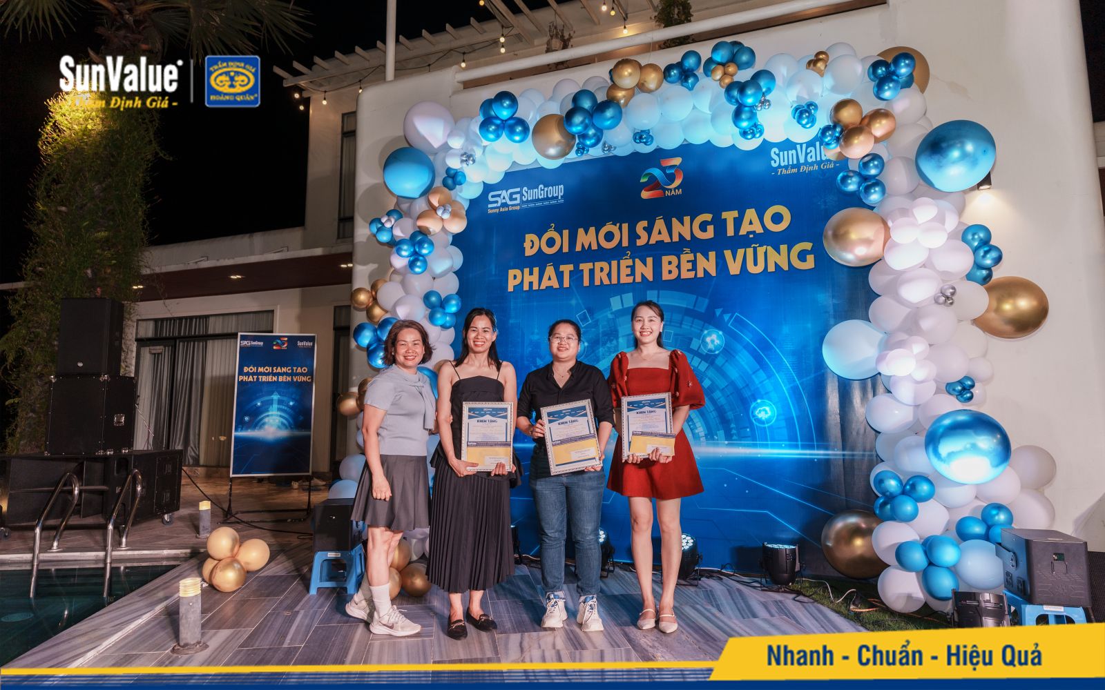 Trao giải quản lý kinh doanh xuất sắc nhất 6 tháng đầu năm