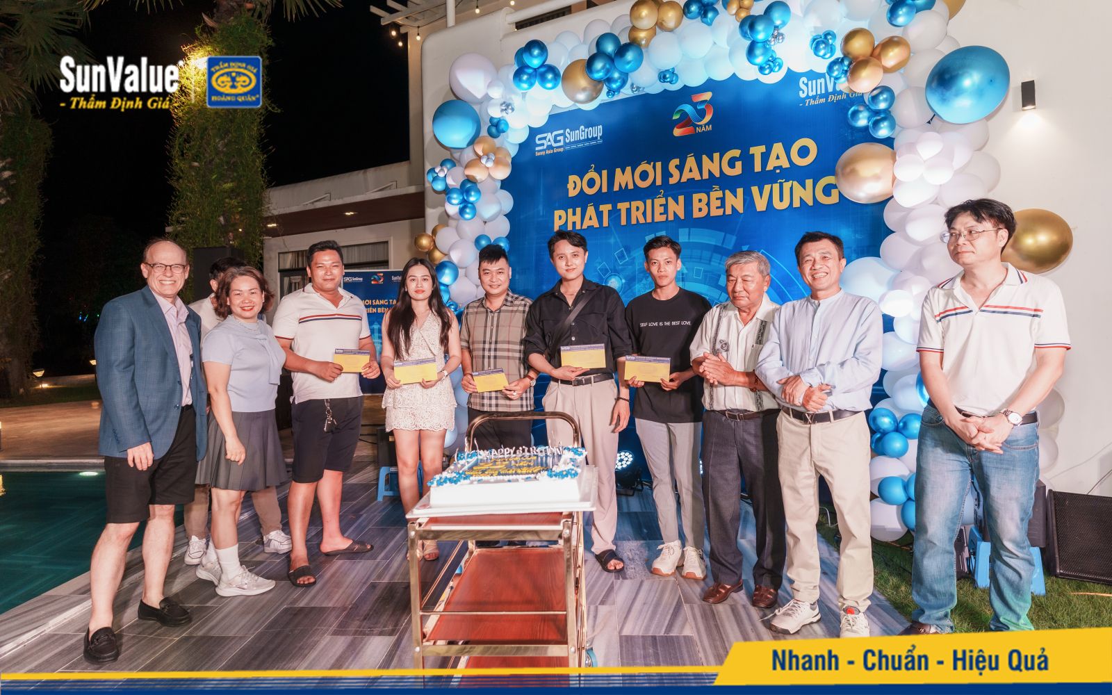 Tặng quà CBNV sinh nhật tháng 7