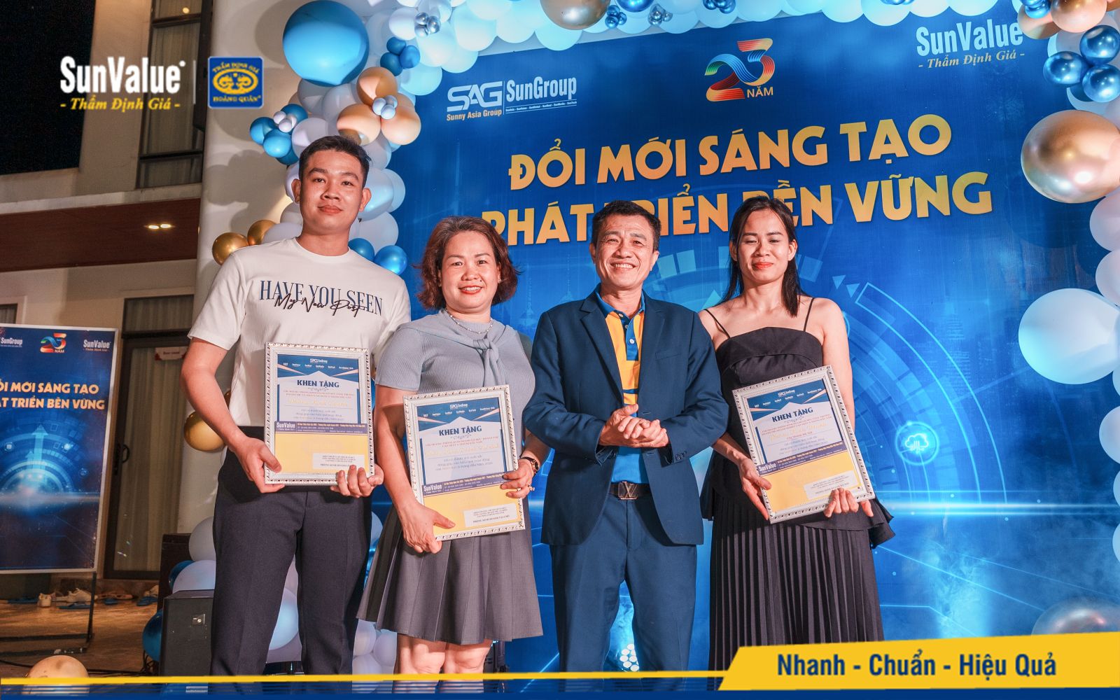 Trao giải cho chi nhánh có mức tăng trưởng doanh thu cao nhất 6 tháng đầu năm