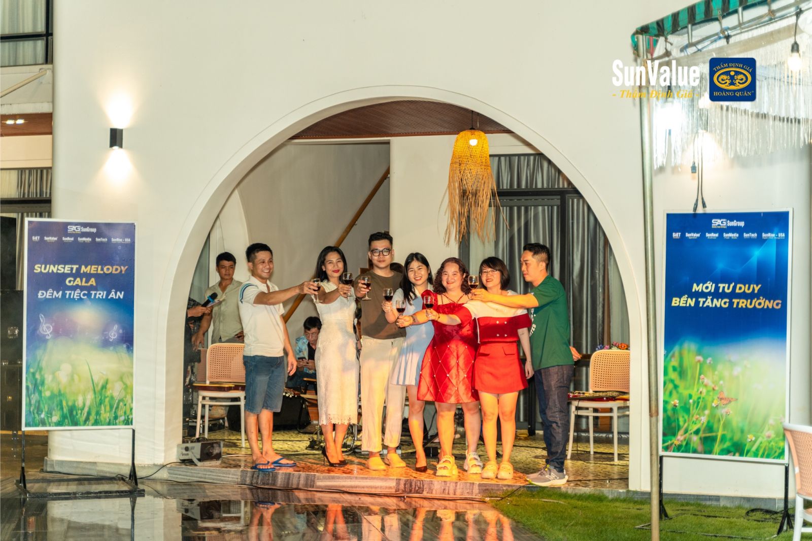 Khai tiệc Sunset Melody Gala